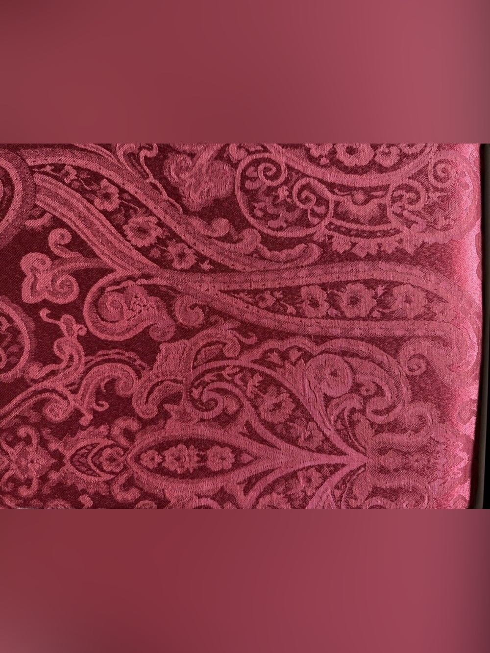 Ralph Lauren Home Round Tablecloth 70” Burgundy Damask Open Box - Picture 3 of 3